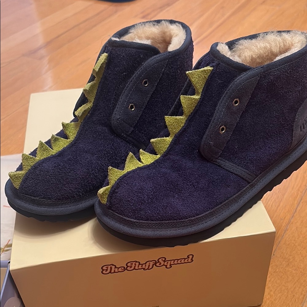 UGG Kids Dinosaur Slippers - Black and Yellow